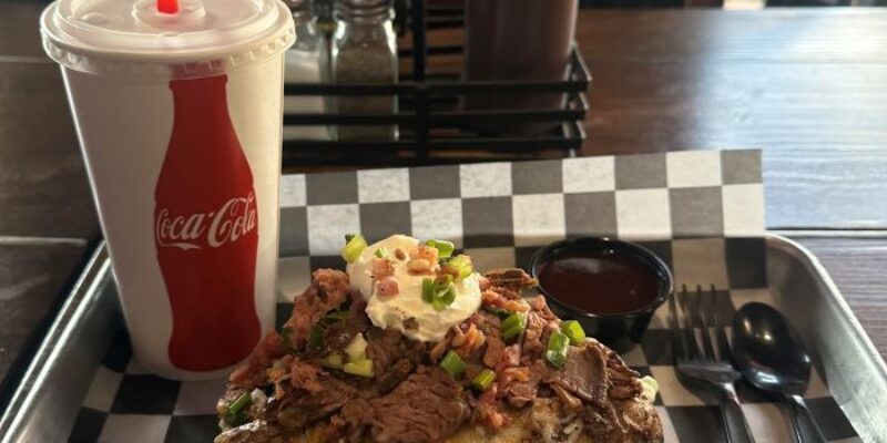 SmokinT’s BBQ & Bar